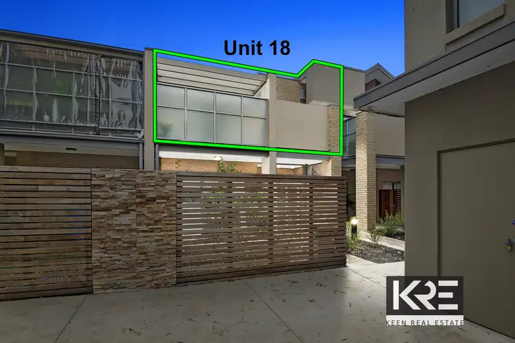 Main view of Homely unit listing, 18 Hinterland Close, Lynbrook VIC 3975
