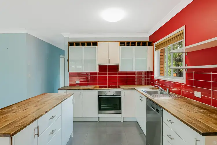 28 Tahiti Avenue, Palm Beach QLD 4221