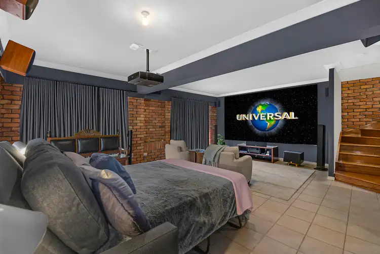 14 Harneil Place, Carrara QLD 4211