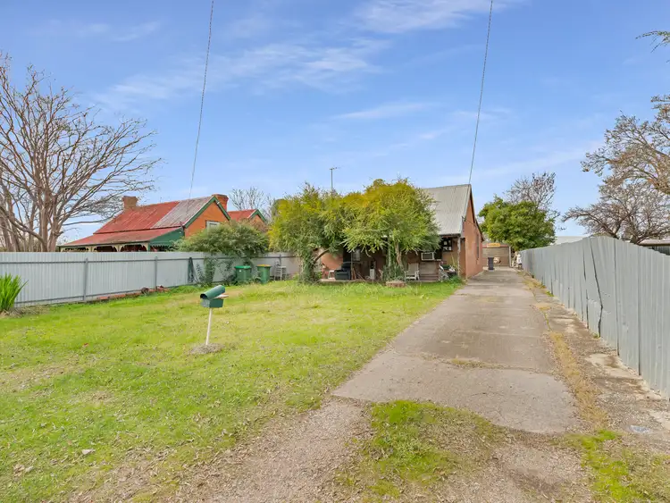 330 Townsend Street, South Albury NSW 2640