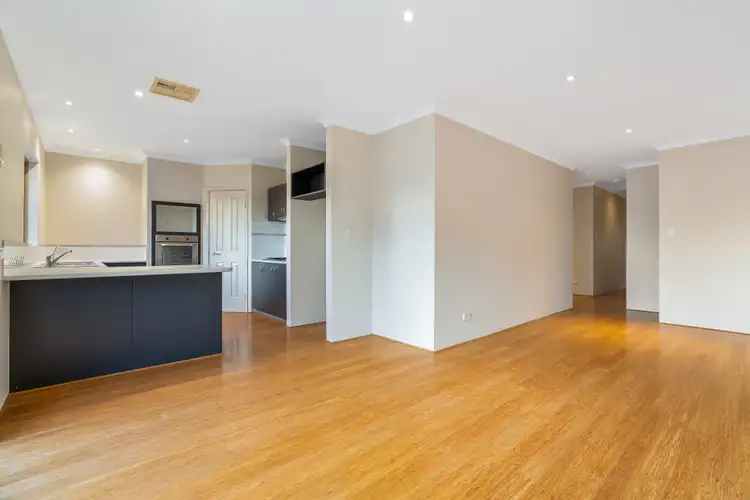 Seventh view of Homely house listing, 2 Barcombe Way, Leeming WA 6149