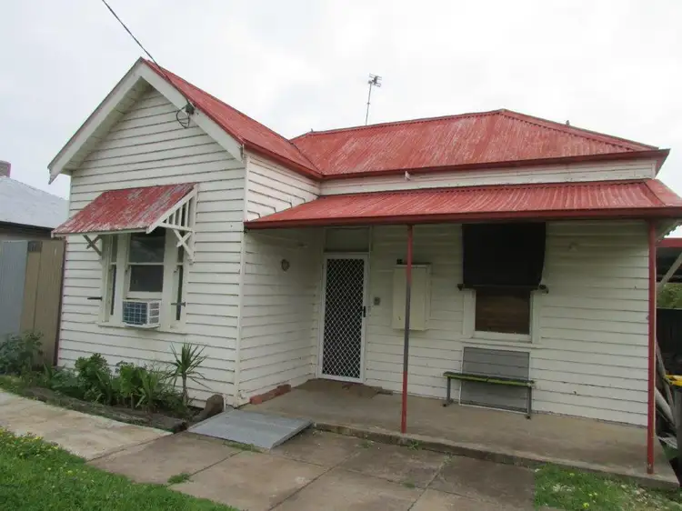 143 WOODS STREET, Donald VIC 3480