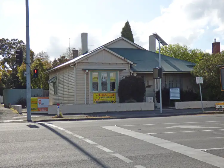 122 Doveton Street South