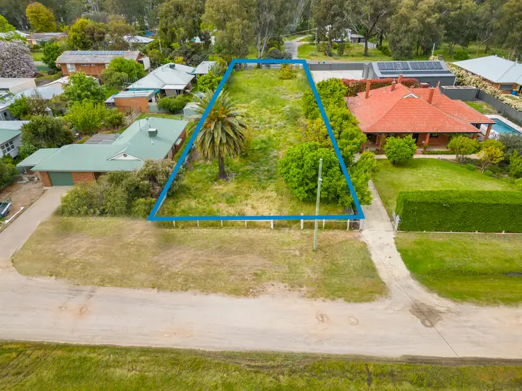 49 Hennessy Street, Tocumwal NSW 2714