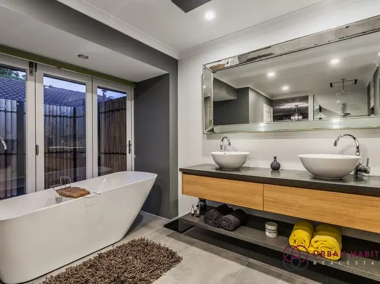Fourth view of Homely house listing, 18 Riley Place, Leda WA 6170