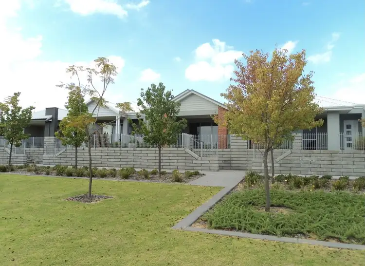 10 Skipsey Lane, Ellenbrook WA 6069