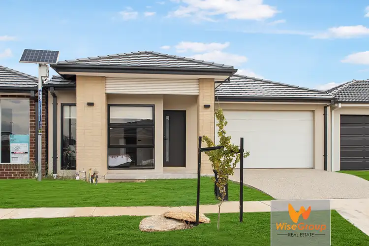 8 Pesaro St, Clyde VIC 3978