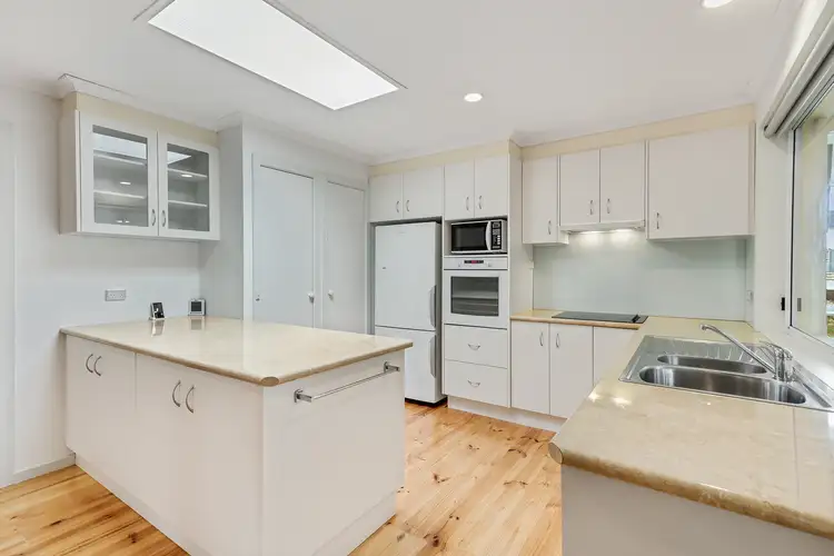Second view of Homely house listing, 6 Tasman Place, Endeavour Hills VIC 3802