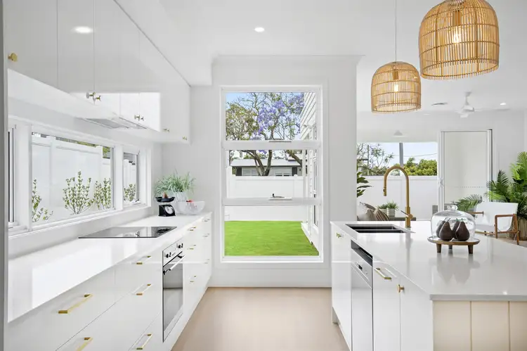 2 Fourth Avenue, Labrador QLD 4215