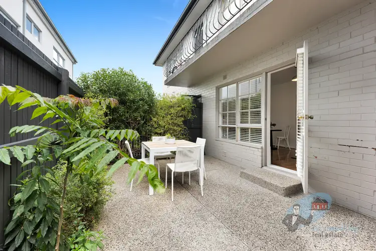 2/27 Sycamore Grove, Balaclava VIC 3183