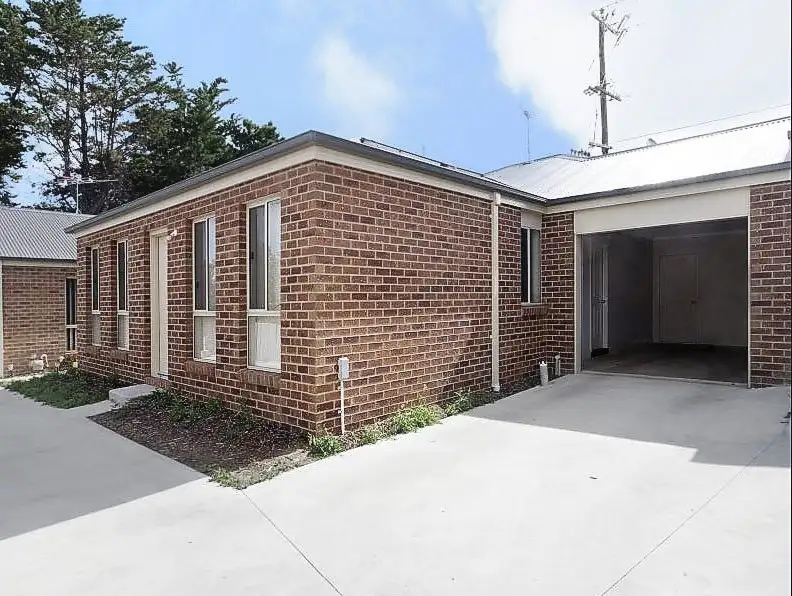 Main view of Homely townhouse listing, 2/211 Separation Street, Bell Park VIC 3215