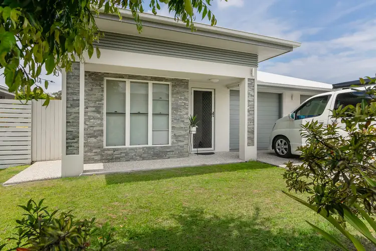 1/15 Pinnacles Drive, Glass House Mountains QLD 4518