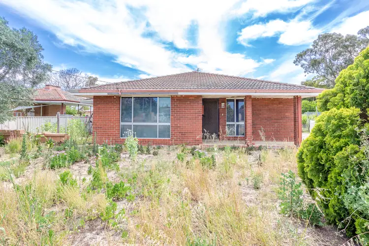 15 Tomlinson Place, Armadale WA 6112
