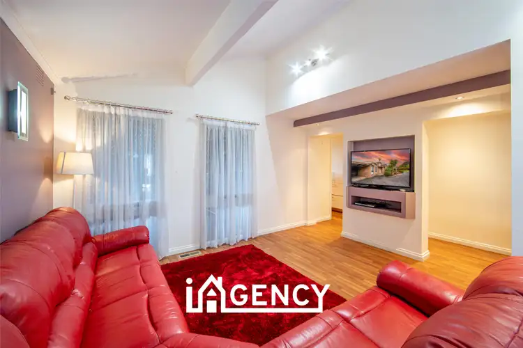 Second view of Homely house listing, 8 Simmonds Place, Endeavour Hills VIC 3802