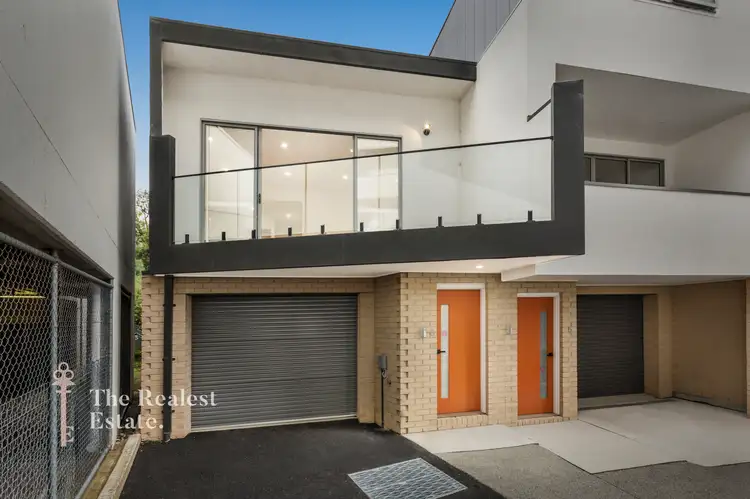 6/3 Parker Street