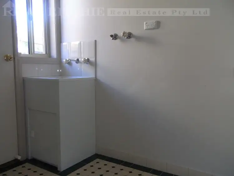 Sixth view of Homely unit listing, 2/1007 Pemberton Street, West Albury NSW 2640