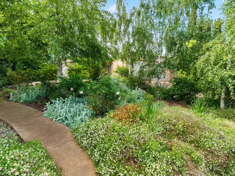 18 Cambridge Drive, Mansfield VIC 3722