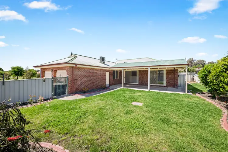Second view of Homely house listing, 7 Oakmont Circuit, Wodonga VIC 3690