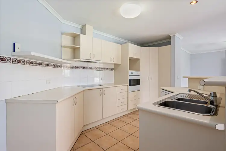 Fourth view of Homely house listing, 7 Oakmont Circuit, Wodonga VIC 3690