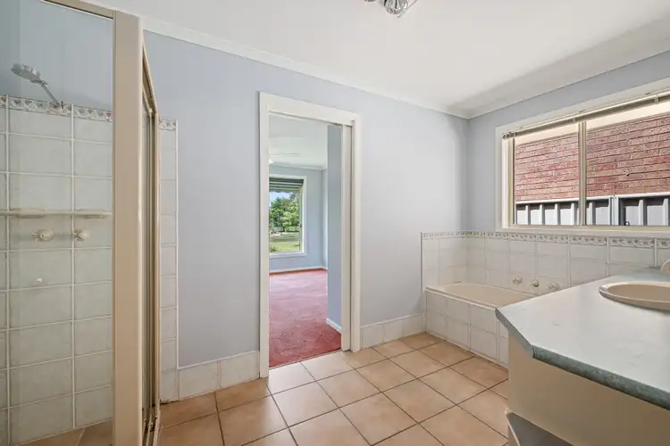 Sixth view of Homely house listing, 7 Oakmont Circuit, Wodonga VIC 3690