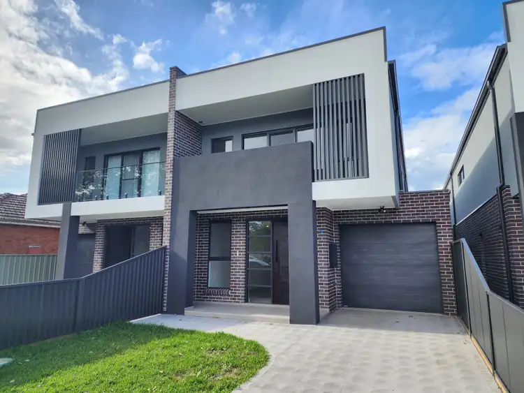 2/12 Premier Street, Canley Vale NSW 2166