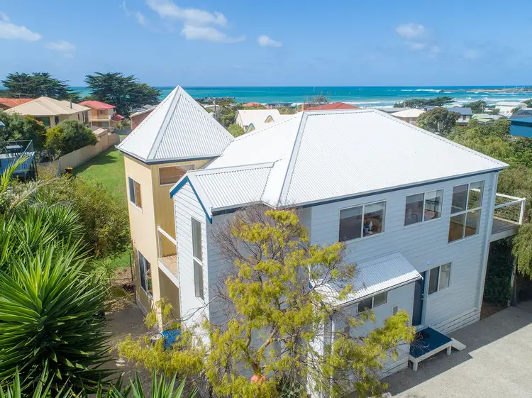 11 Seaview Drive, Apollo Bay VIC 3233