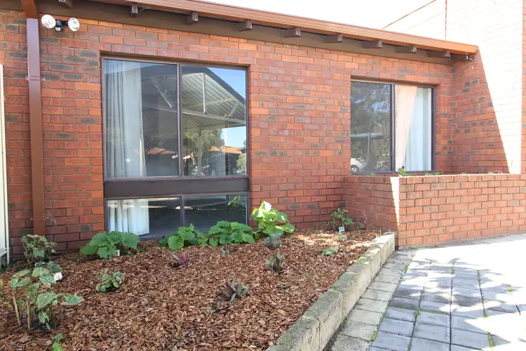 9 Edgeware Street