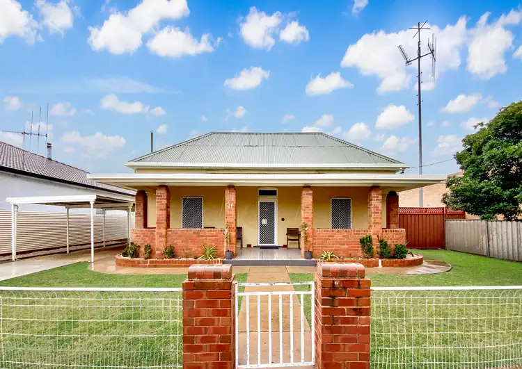 11 Spring Street, Forbes NSW 2871