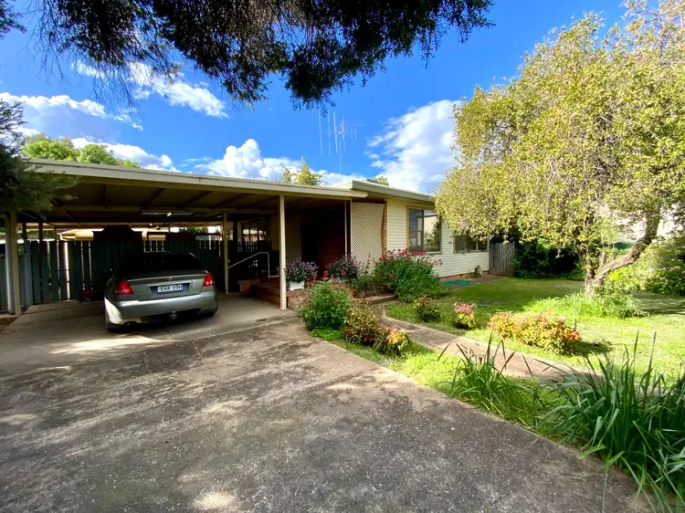 9 Parkes Street, Forbes NSW 2871