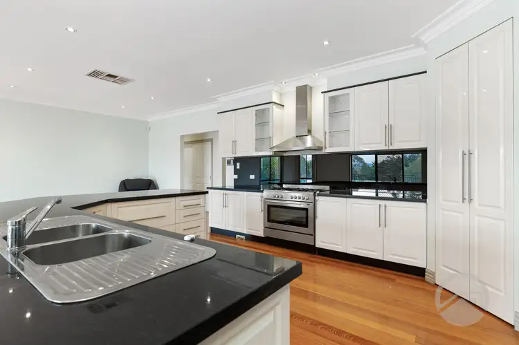 2 Rivergum Rise