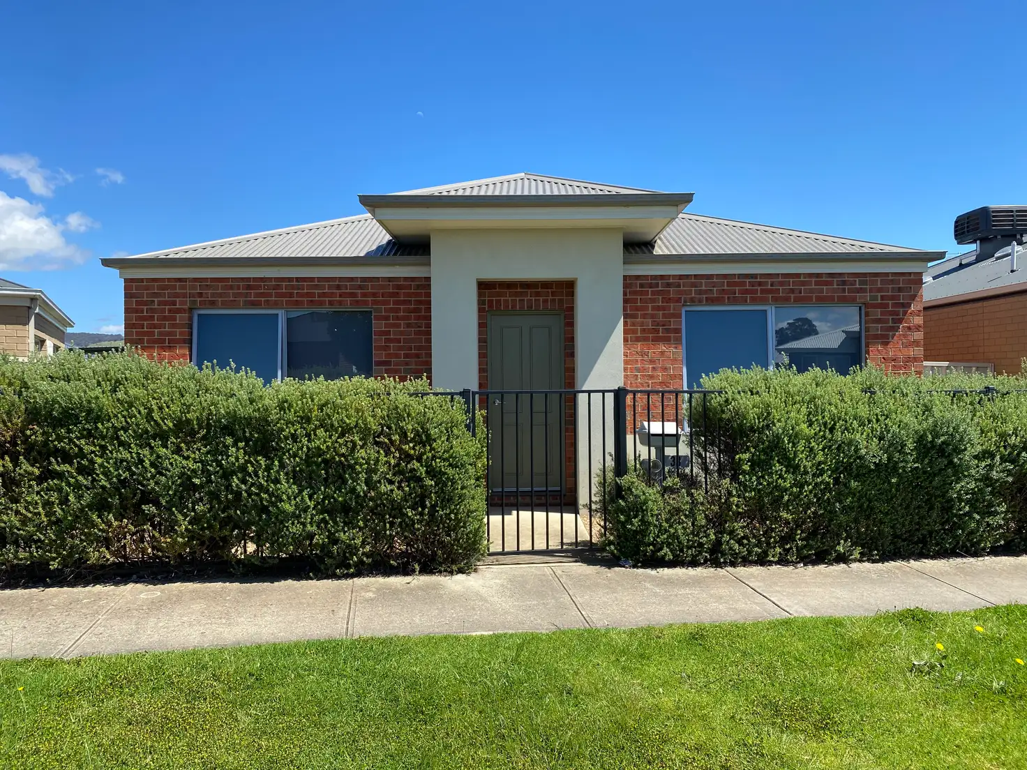 Main view of Homely house listing, 33 Derwent Way, West Wodonga VIC 3690