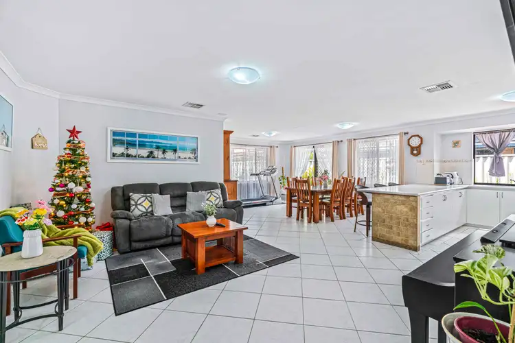 29 Gentle Circle, South Guildford WA 6055