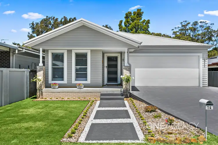 14 The Esplanade, Oak Flats NSW 2529