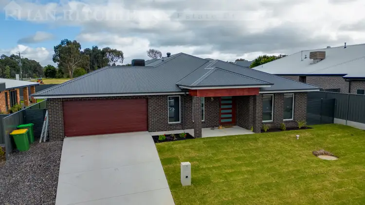 5 Guy Place, Thurgoona NSW 2640