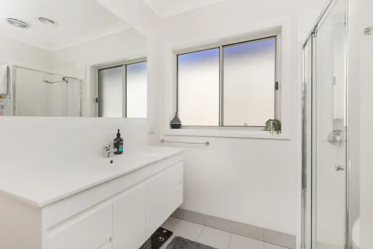 Fifth view of Homely house listing, 1/1 Tasman Court, Kangaroo Flat VIC 3555