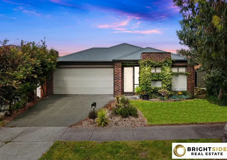 17 Buckskin Drive, Clyde North VIC 3978