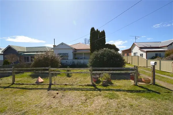 11 Nielsen Street, Guyra NSW 2365