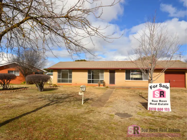 24 Youman Street, Guyra NSW 2365