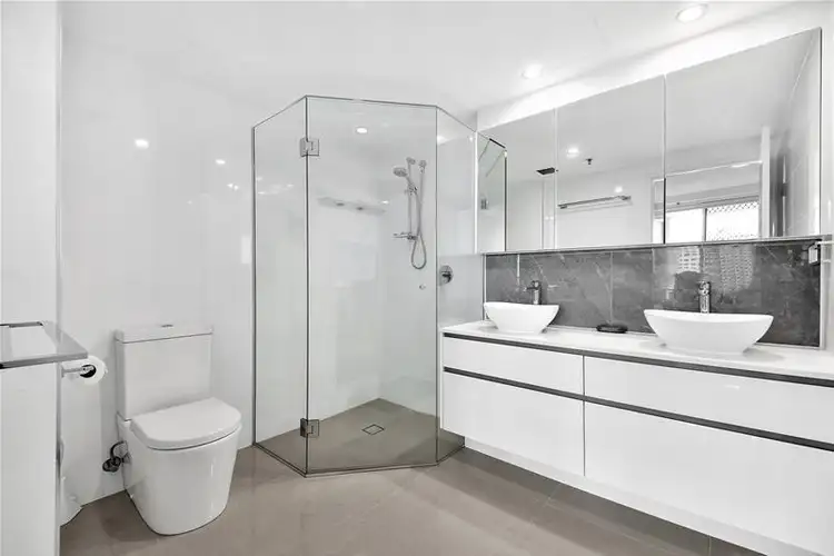 Sixth view of Homely apartment listing, 33/3 Tedder Avenue, Main Beach QLD 4217