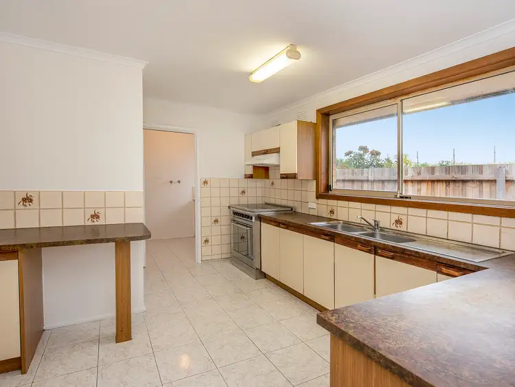 Sixth view of Homely house listing, 13 Russet Court, Lalor VIC 3075