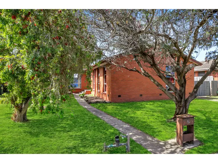 5 Telstar Court, Whittington VIC 3219