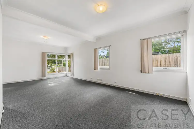 Second view of Homely house listing, 8 Glazebury Court, Langwarrin VIC 3910