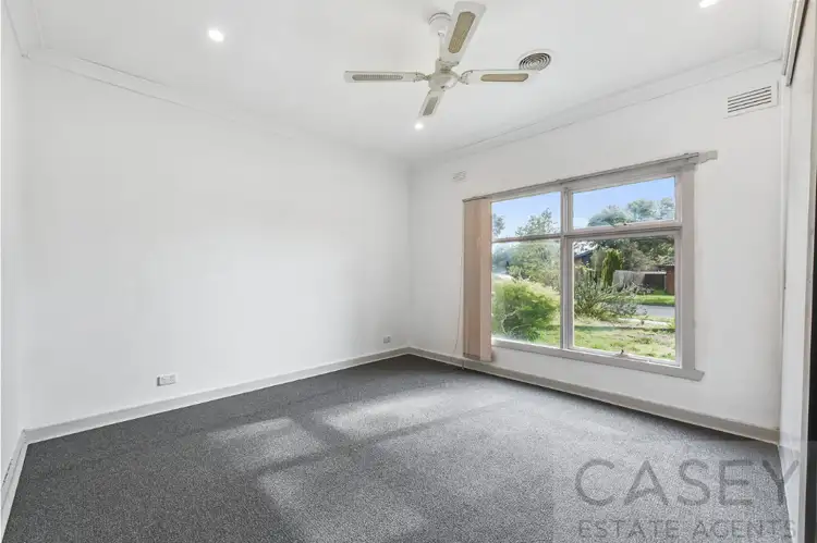 Fourth view of Homely house listing, 8 Glazebury Court, Langwarrin VIC 3910