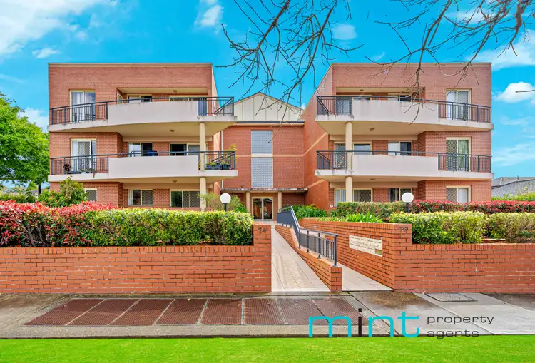 4/74 Hampden Road, Lakemba NSW 2195