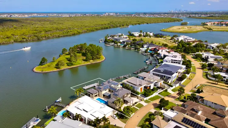 2104 The Circle, Sanctuary Cove QLD 4212