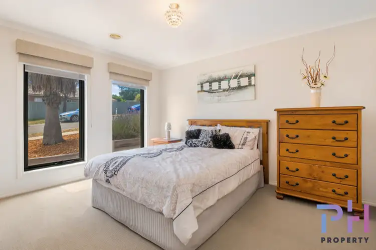 Fifth view of Homely house listing, 10 Trickett Court, Kangaroo Flat VIC 3555