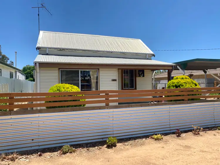 25 ELLENGERAH STREET, Narromine NSW 2821