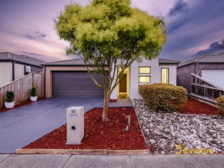 15 Ogle Way, Cranbourne North VIC 3977