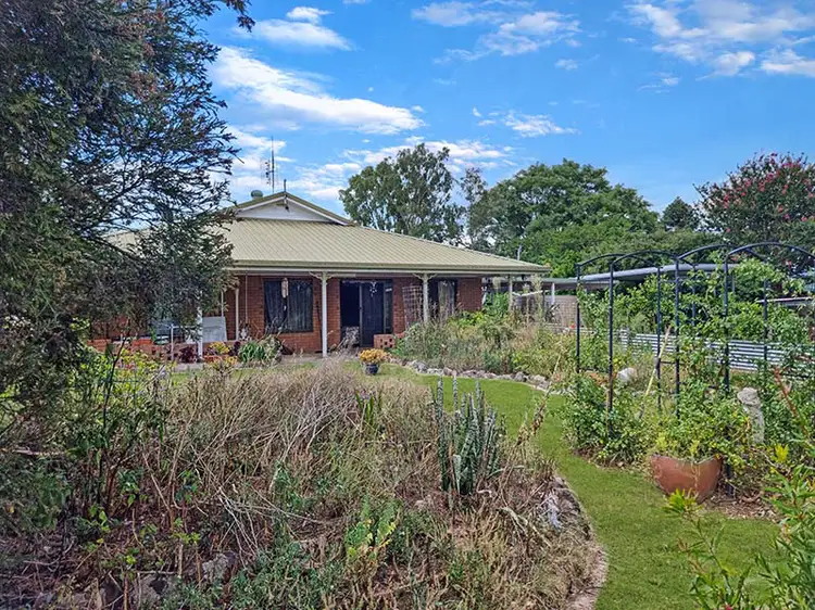 14 Main Street, Maidenwell QLD 4615