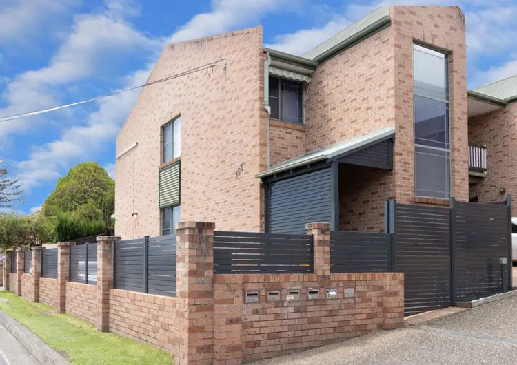 Main view of Homely townhouse listing, 1/153-155 Balgownie Road, Balgownie NSW 2519